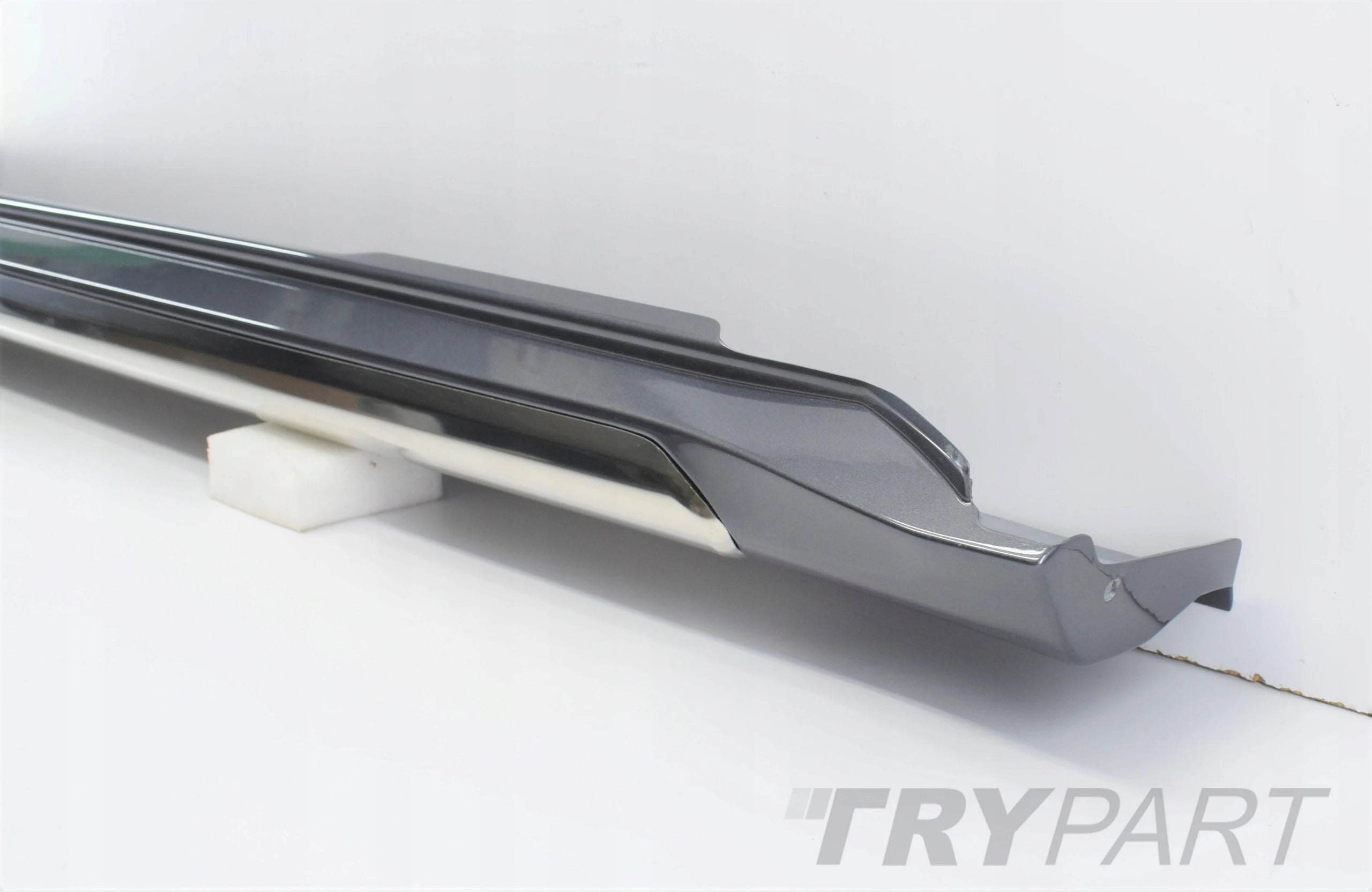 MITSUBISHI MZ 313902S1 DOOR SILL PROTECTOR ORG NEW