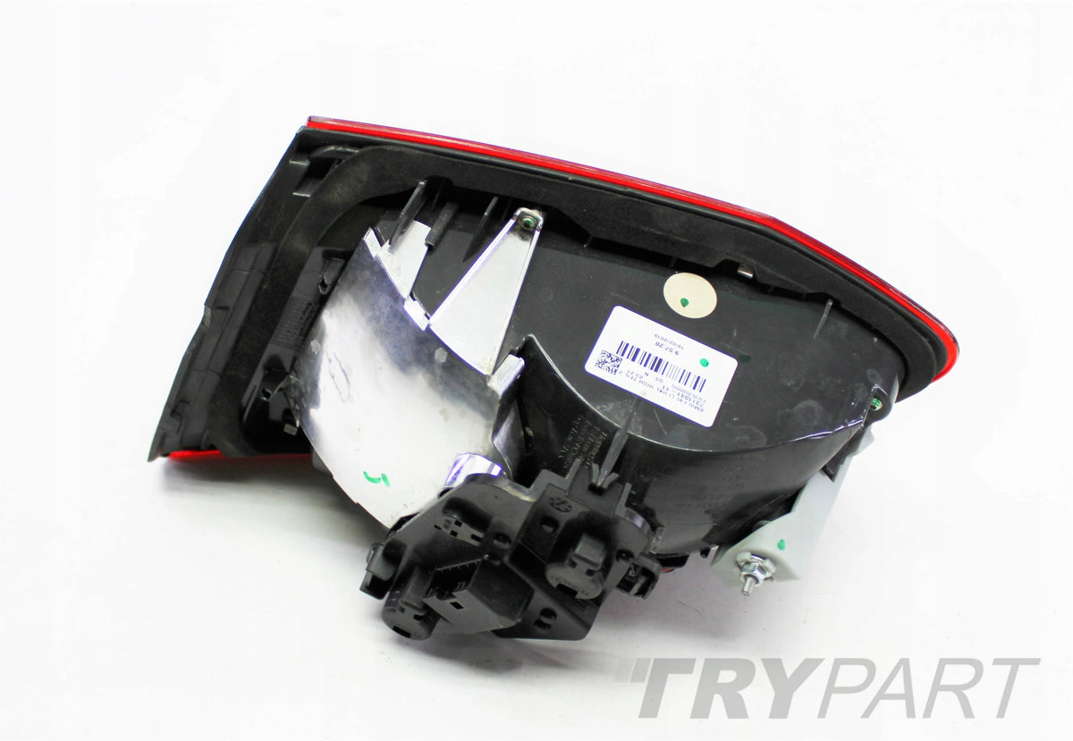 BMW 2 F45 LEFT REAR LIGHT IN TAILGATE ORG EU