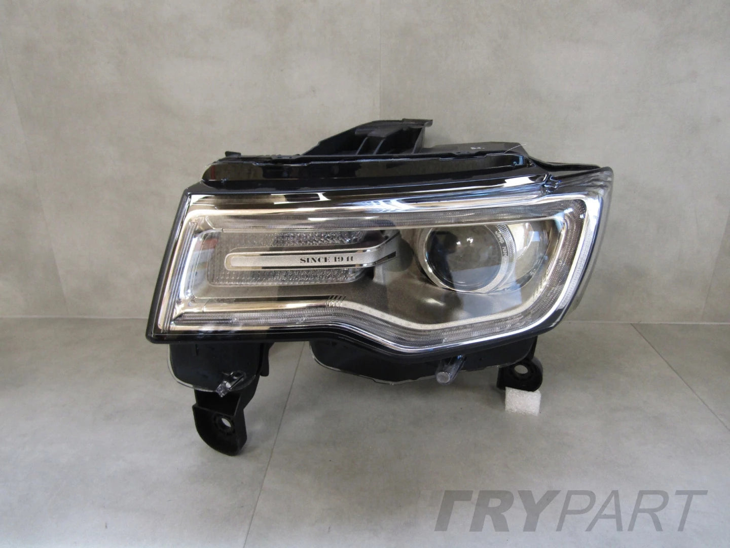 FRONT LAMP JEEP GRAND CHEROKEE WK2 XENON SWIVELING 13-16 LH
