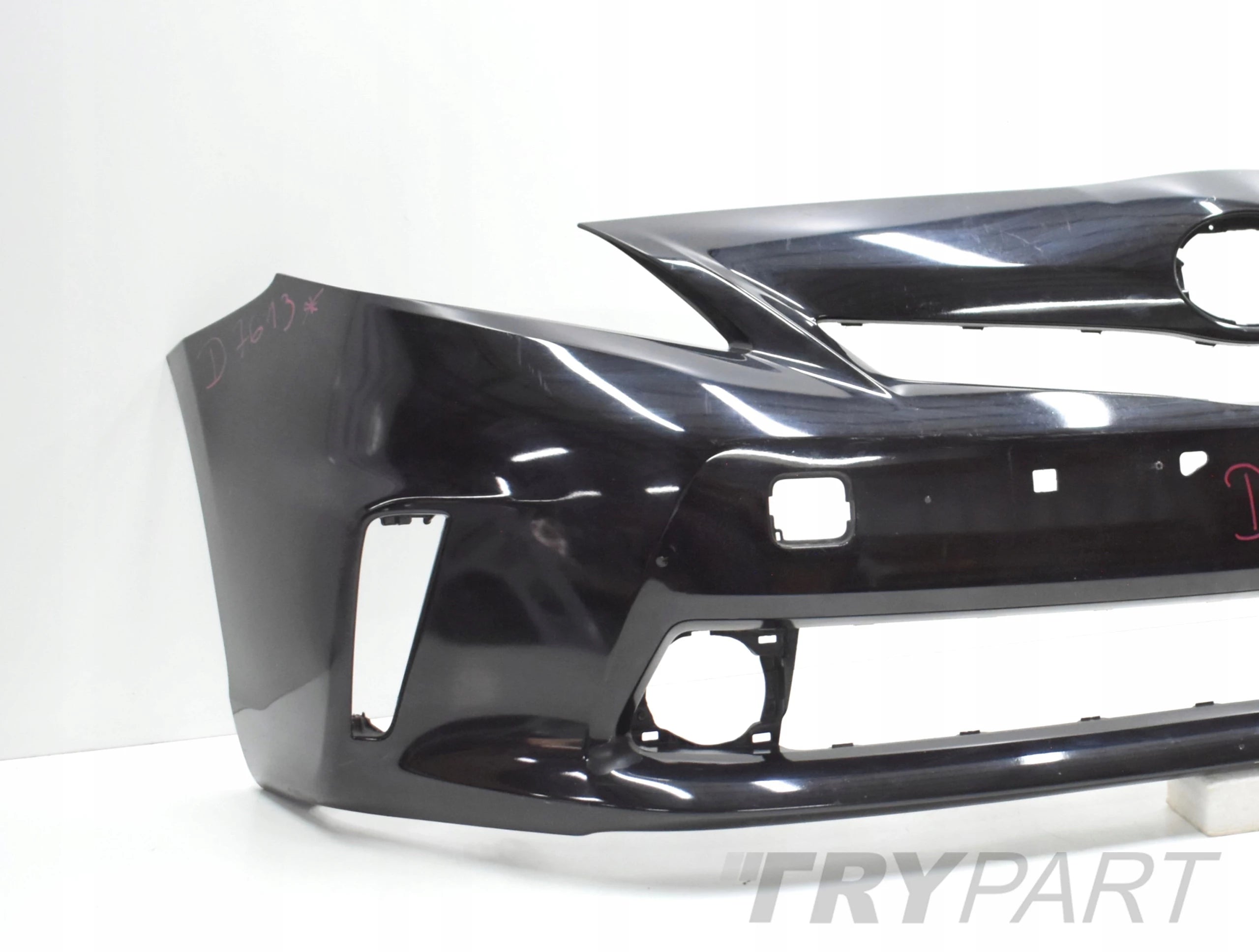 TOYOTA PRIUS PLUS + FRONT BUMPER ORG 12-15