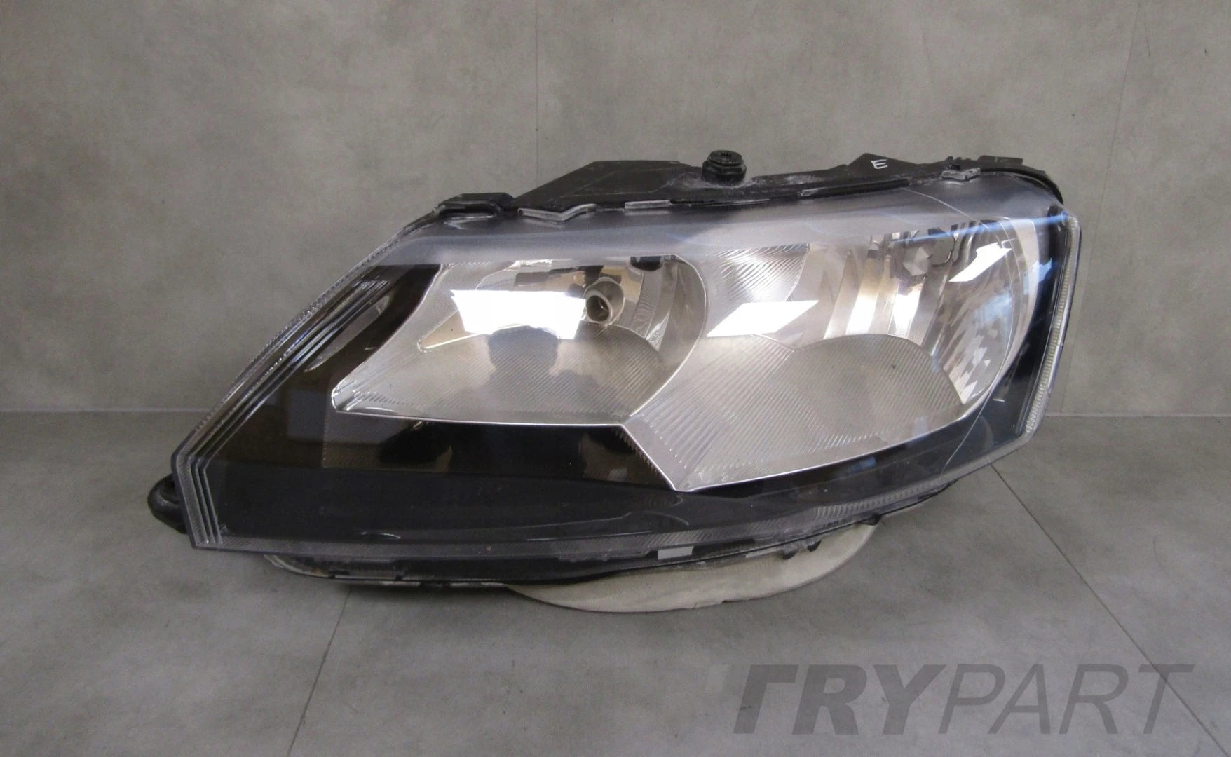 HEADLIGHT SKODA RAPID STANDARD 12-16 LH LEFT 5JB941015