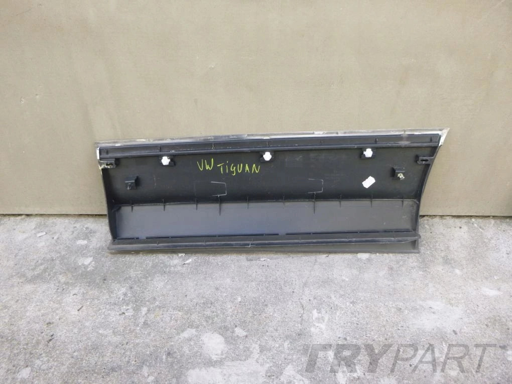 VW TIGUAN II 2 5NA 2015- Right Door Trim Strip