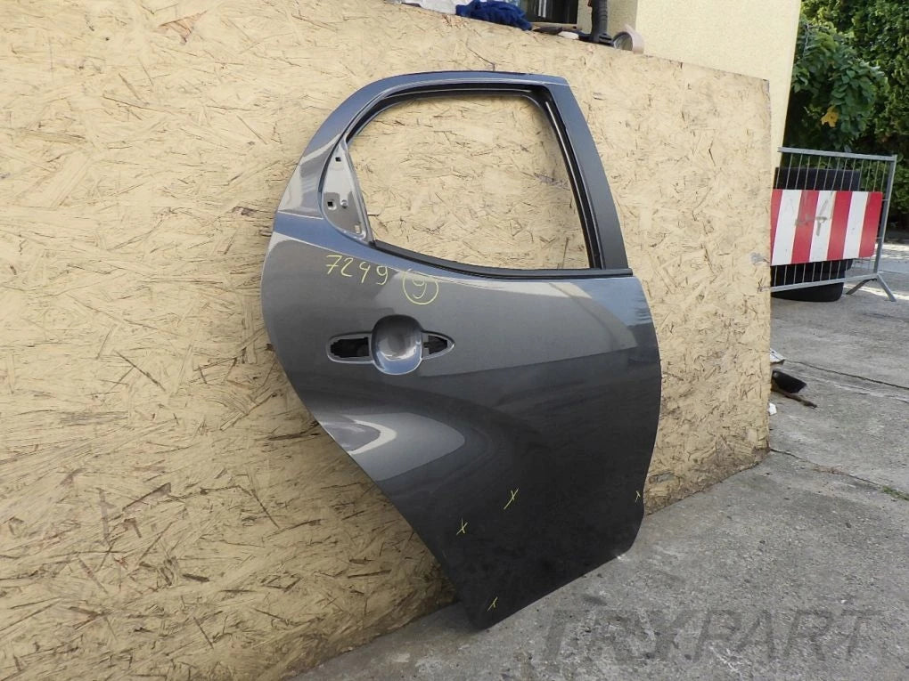 TOYOTA YARIS 4 IV P21 2020- rear right door