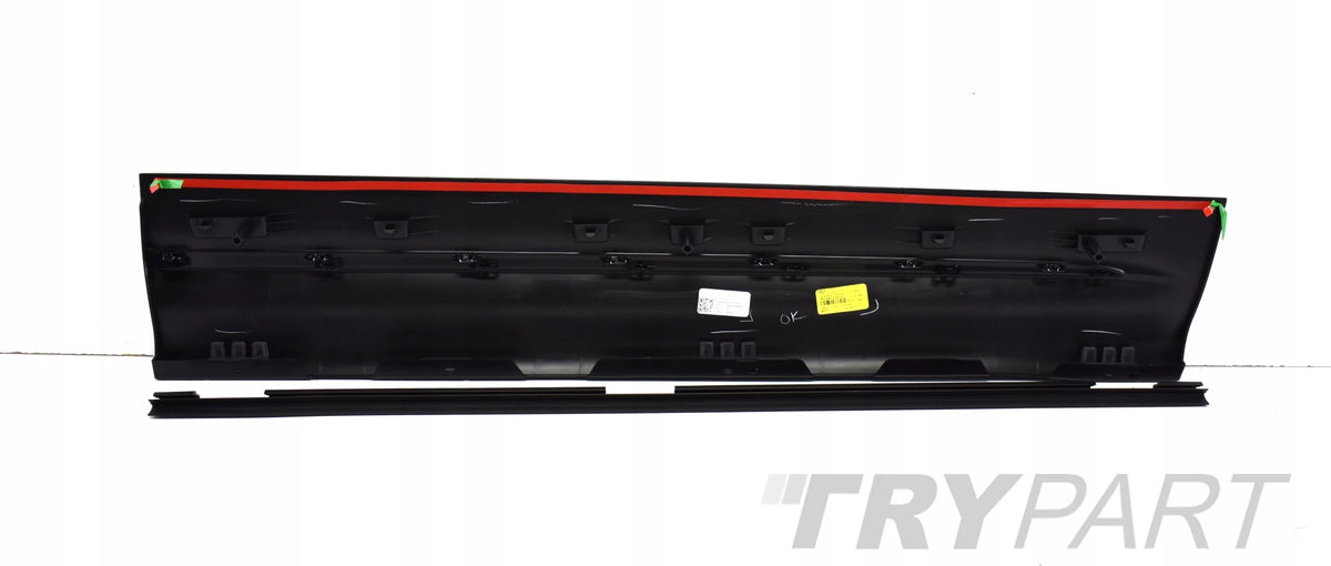 MERCEDES GLB W247 LEFT FRONT DOOR STRIP ORG