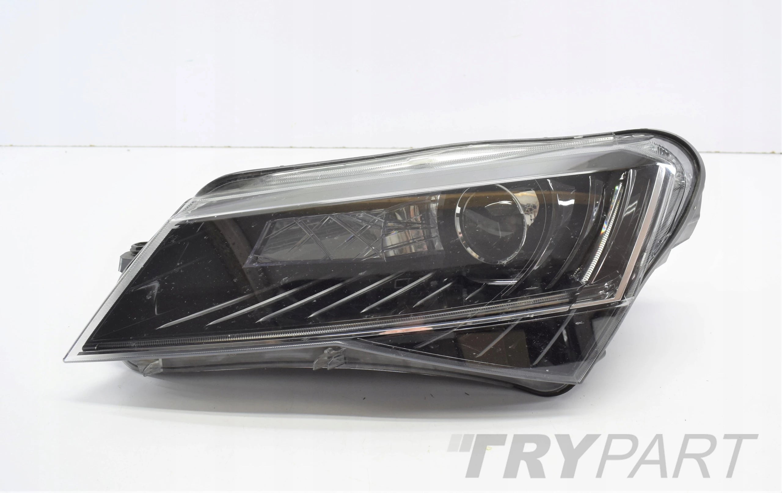 SUPERB III 3V HEADLAMP LEFT FRONT EU GREAT CONDITION ORG