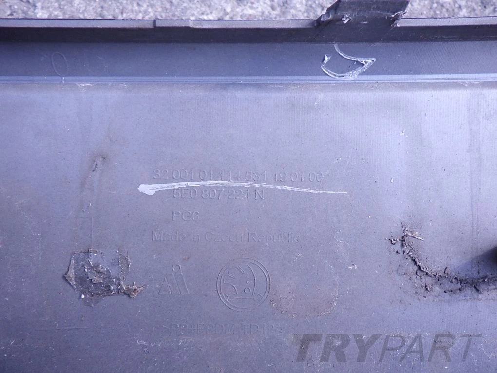SKODA OCTAVIA III 3 5E0 LIFT 16- FRONT BUMPER NO HOLES