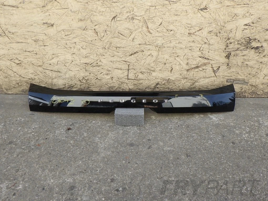 PEUGEOT 208 II 2019- hood cover trim strip