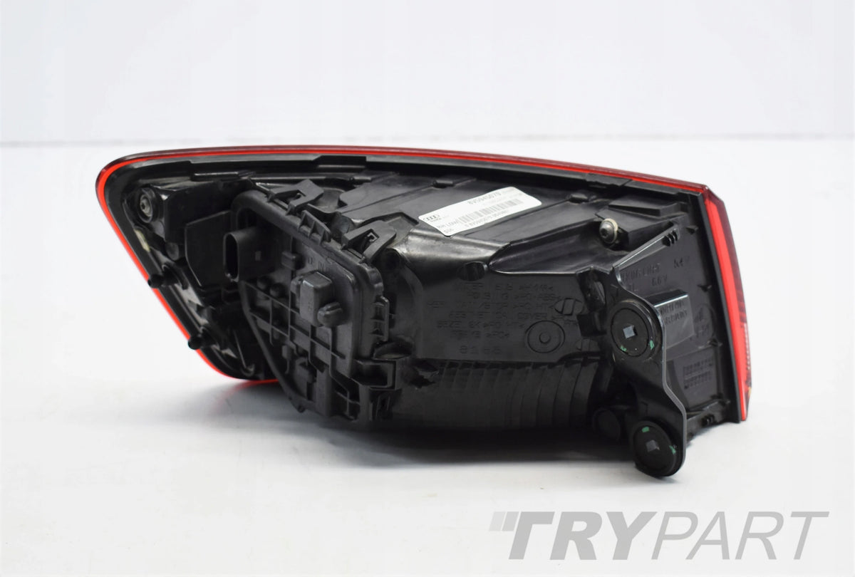 AUDI A3 8V5 RIGHT REAR LIGHT ORG EU SEDAN