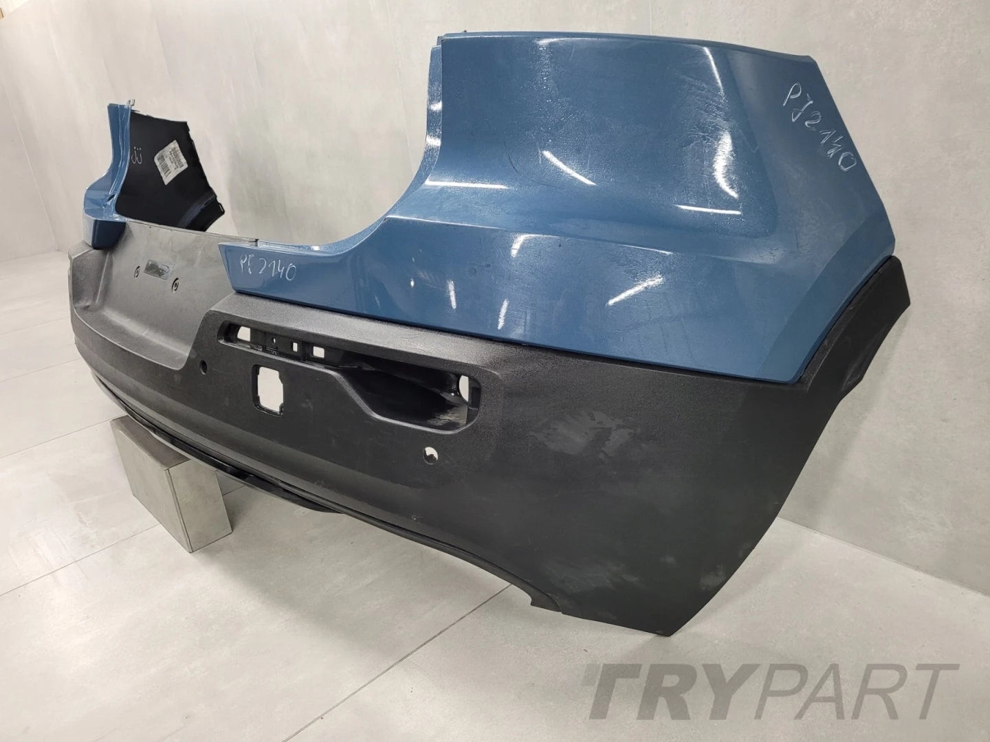 Rear Bumper Volvo XC40 XC 40 R-Design 17-
