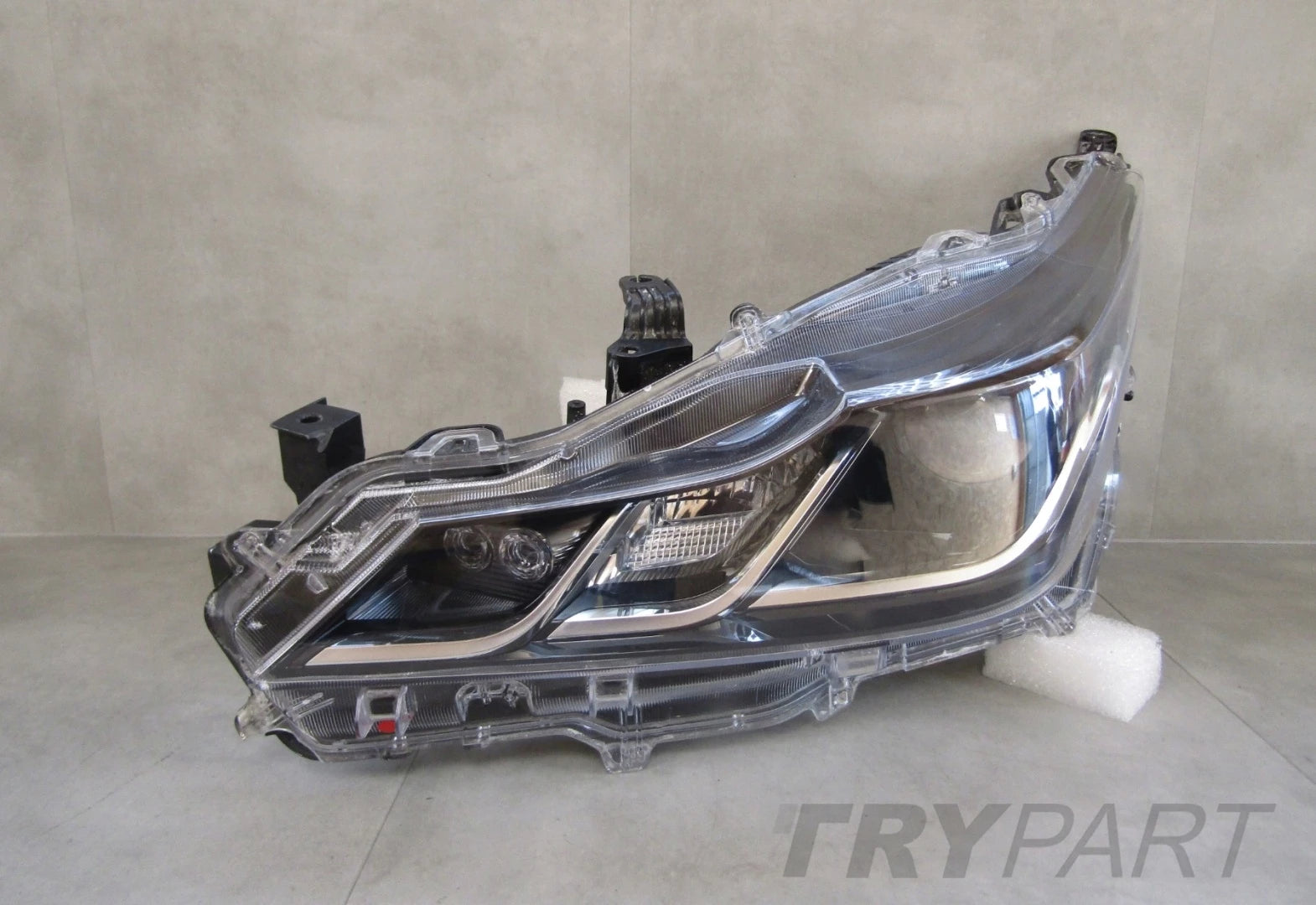 FRONT LIGHT TOYOTA COROLLA E21 SEDAN STANDARD LENS LH 18- 81150-02T31-00