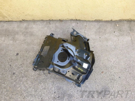 VW Touareg Cayenne 7P0 11- Front Left Shock Absorber Mount