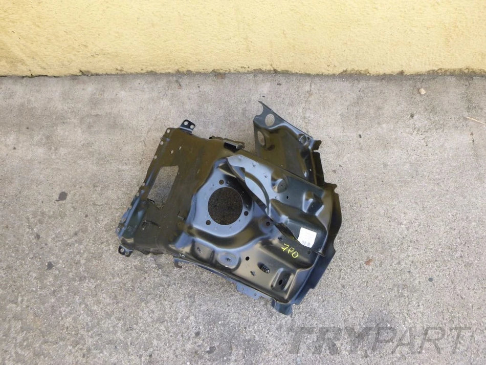 VW Touareg Cayenne 7P0 11- Front Left Shock Absorber Mount