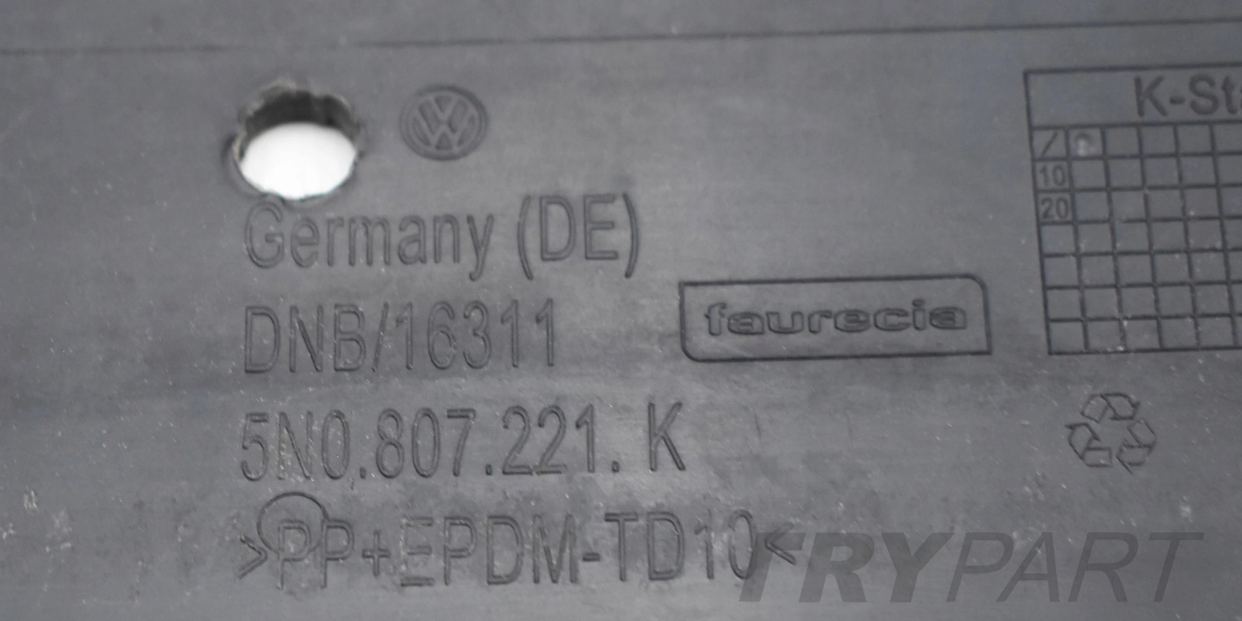 VW TIGUAN 5N0 LIFT FRONT BUMPER ORG