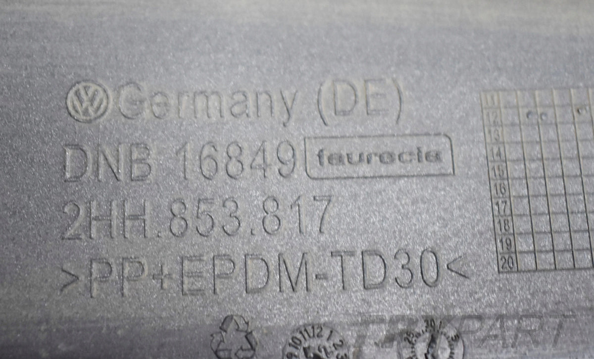 VW AMAROK 2HH REAR LEFT FENDER TRIM ORIGINAL
