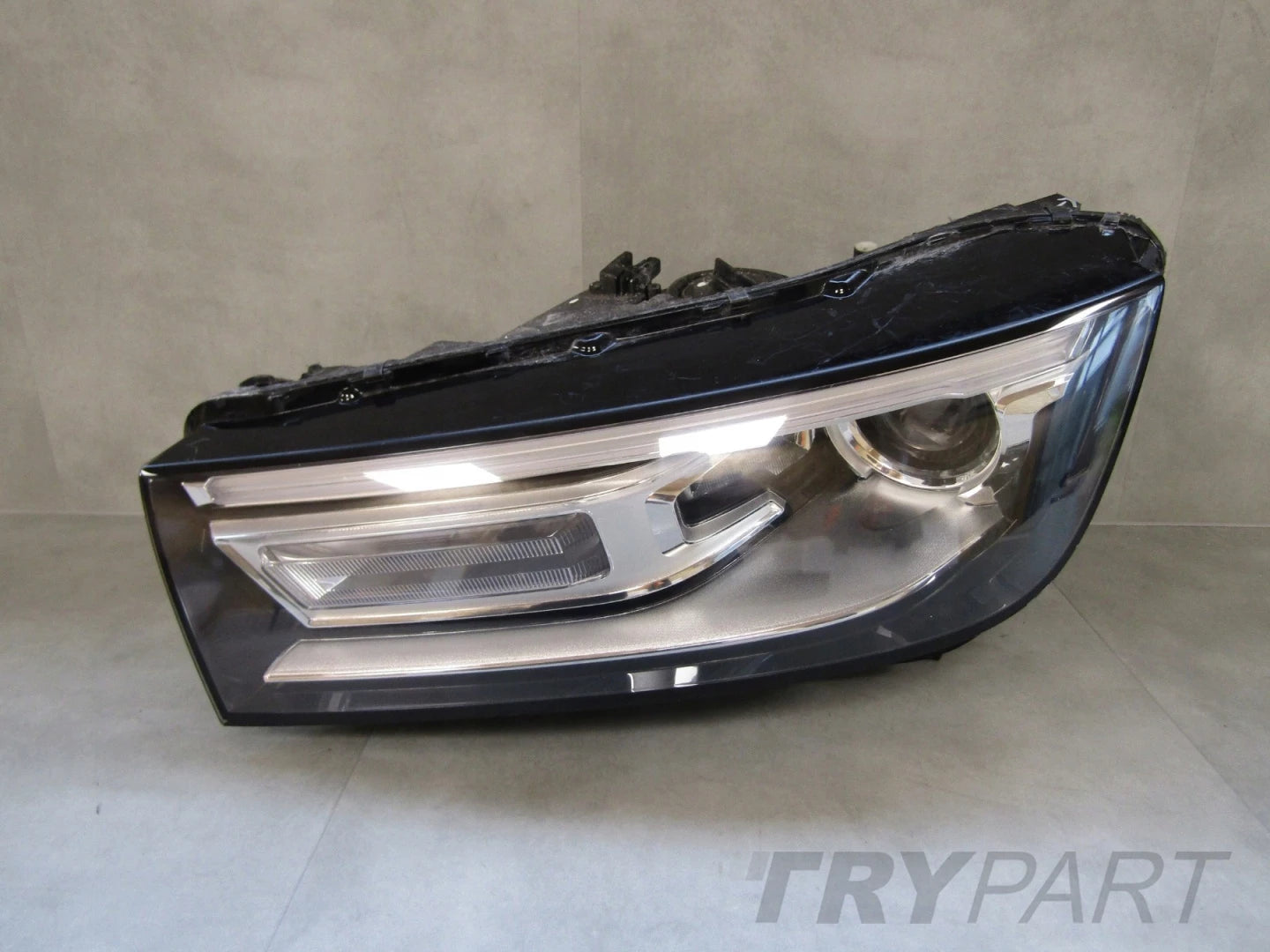 Headlight Audi Q5 80A XENON 16-20 LH 80A941043F