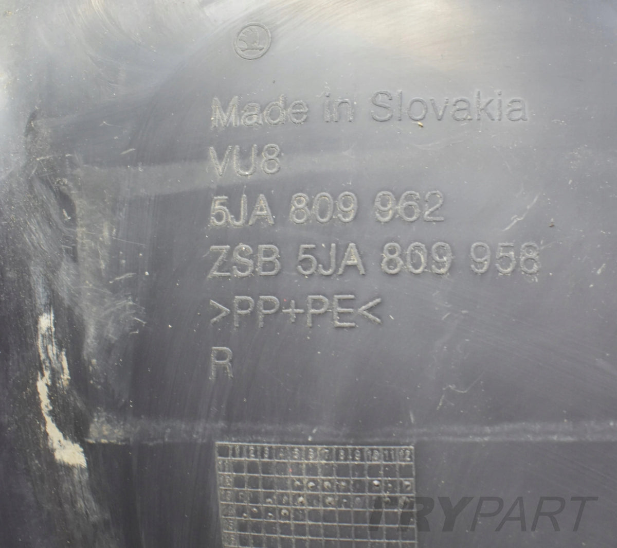 SKODA RAPID 5JA FRONT RIGHT FENDER ORG