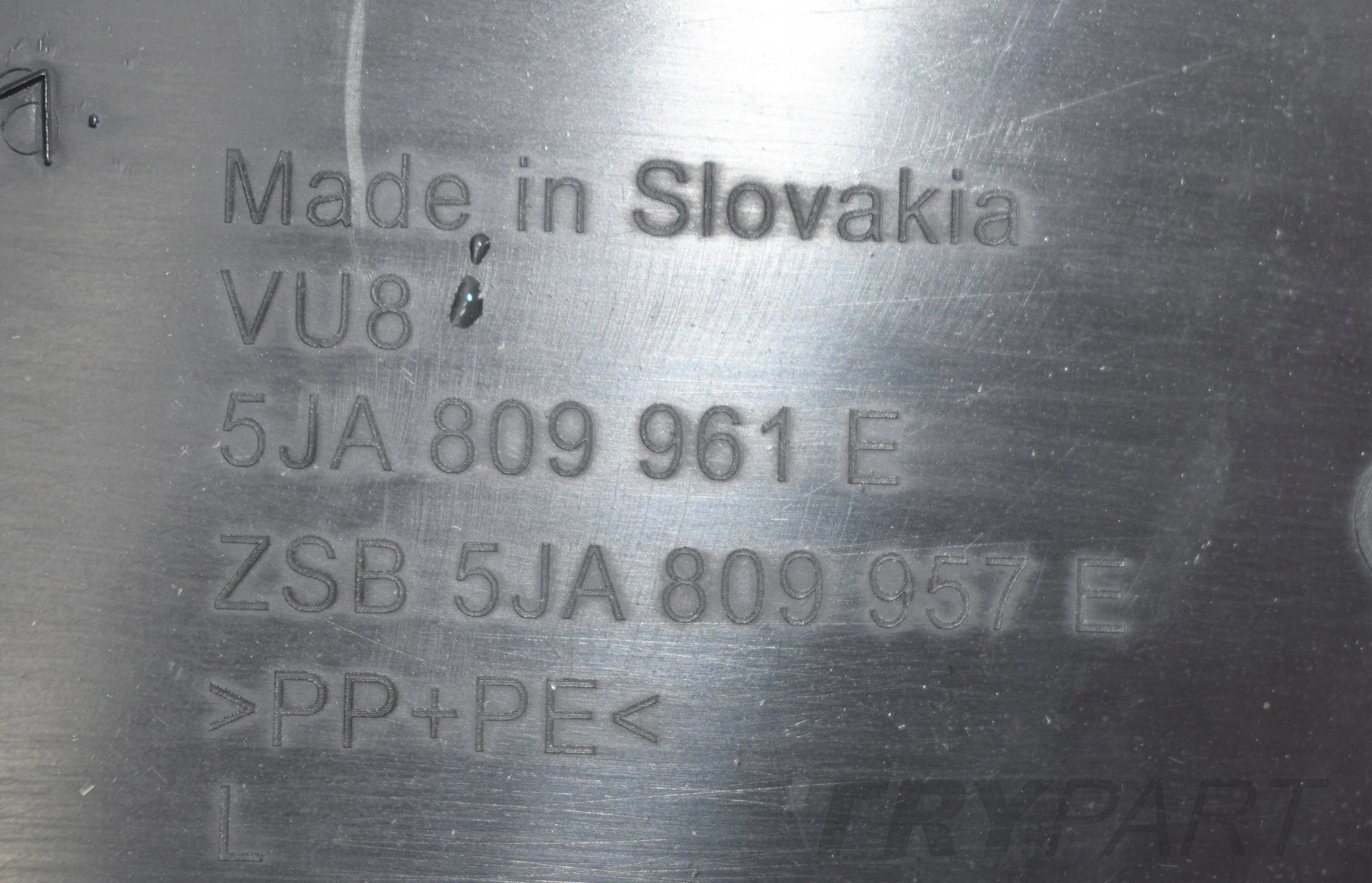 SKODA RAPID 5JA LEFT FRONT FENDER