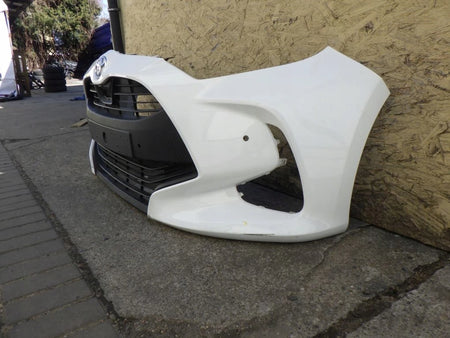 TOYOTA YARIS 4 IV 20- Front Bumper