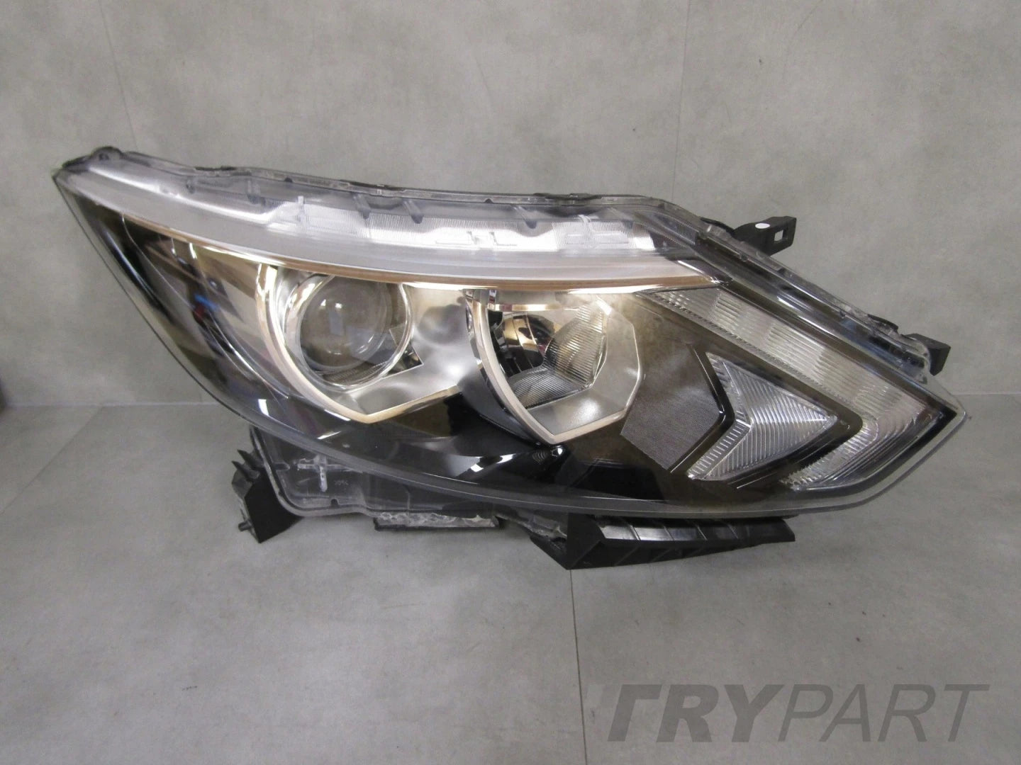 FRONT LAMP NISSAN QASHQAI J11 STANDARD LENS WITH LED RH RIGHT 13-17 100-180