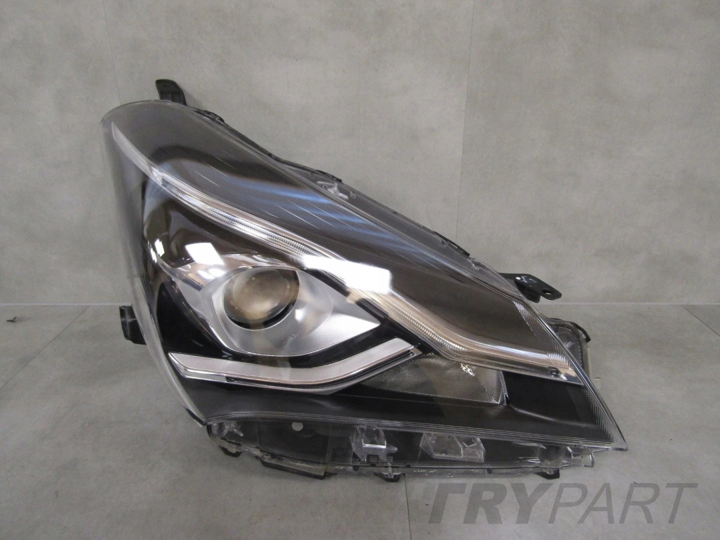 HEADLIGHT TOYOTA YARIS 3 III FACELIFT STANDARD LENS + LED 17-20 RH RIGHT