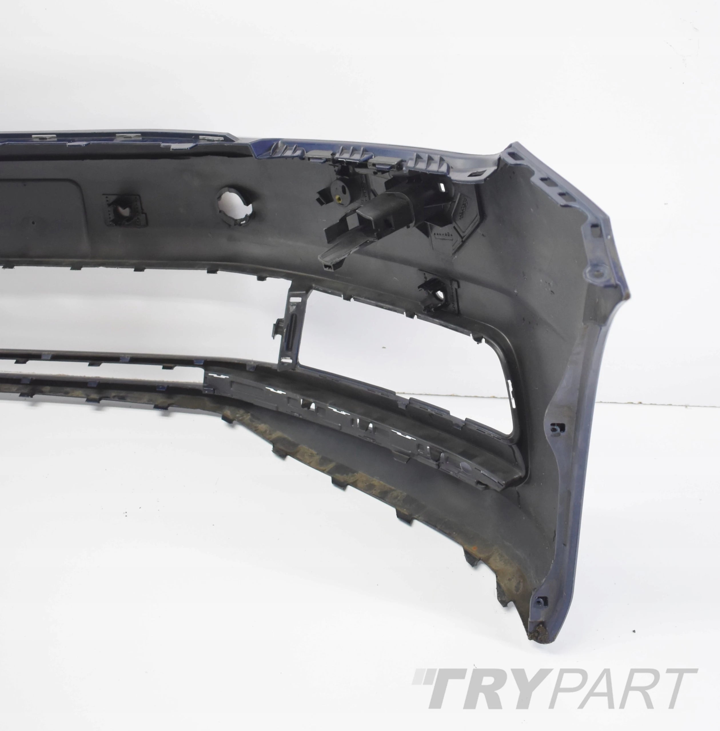 VW TOURAN III 5TA FRONT BUMPER EXCELLENT CONDITION