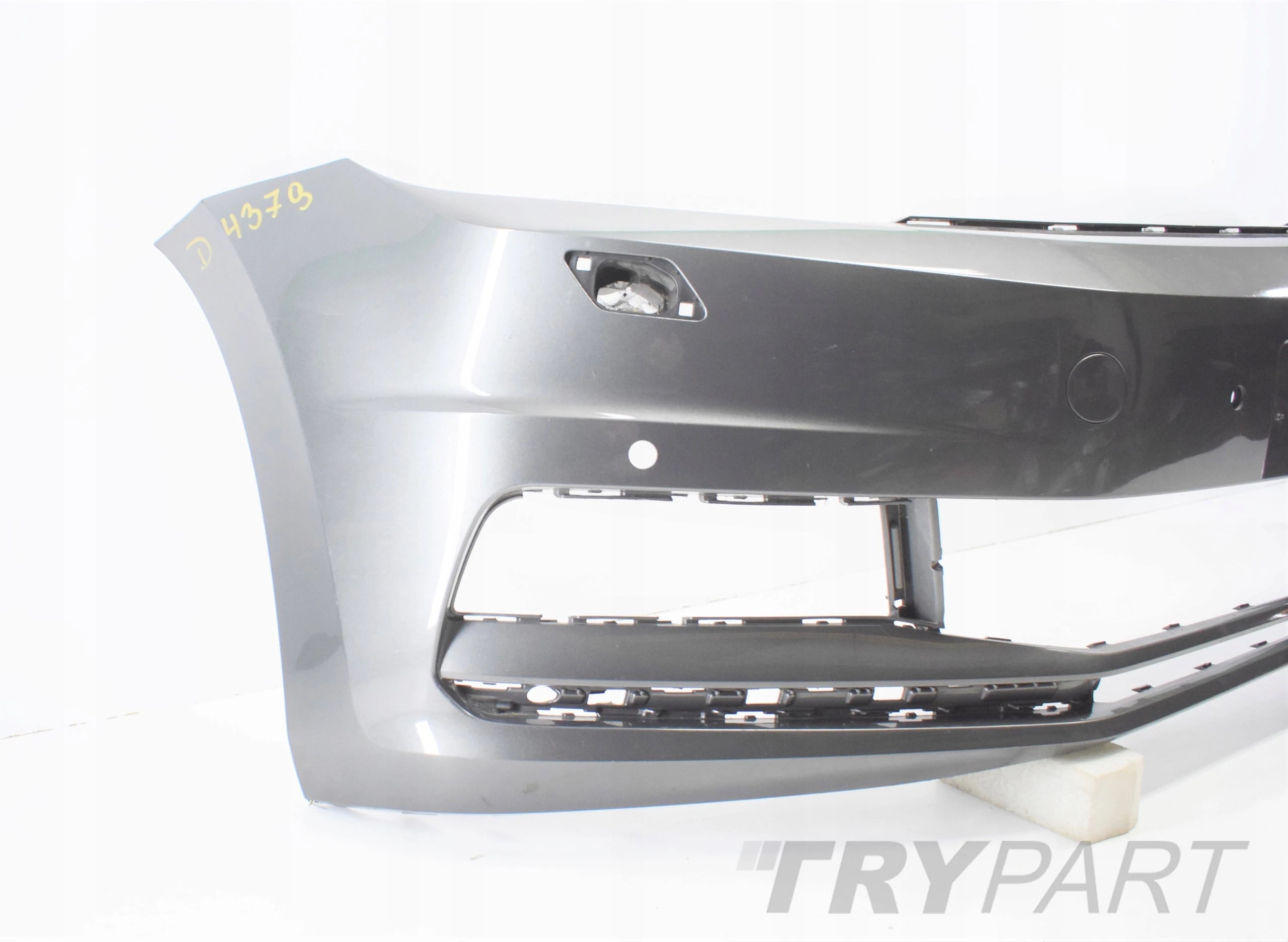 VW TOURAN III 5TA FRONT BUMPER ORG