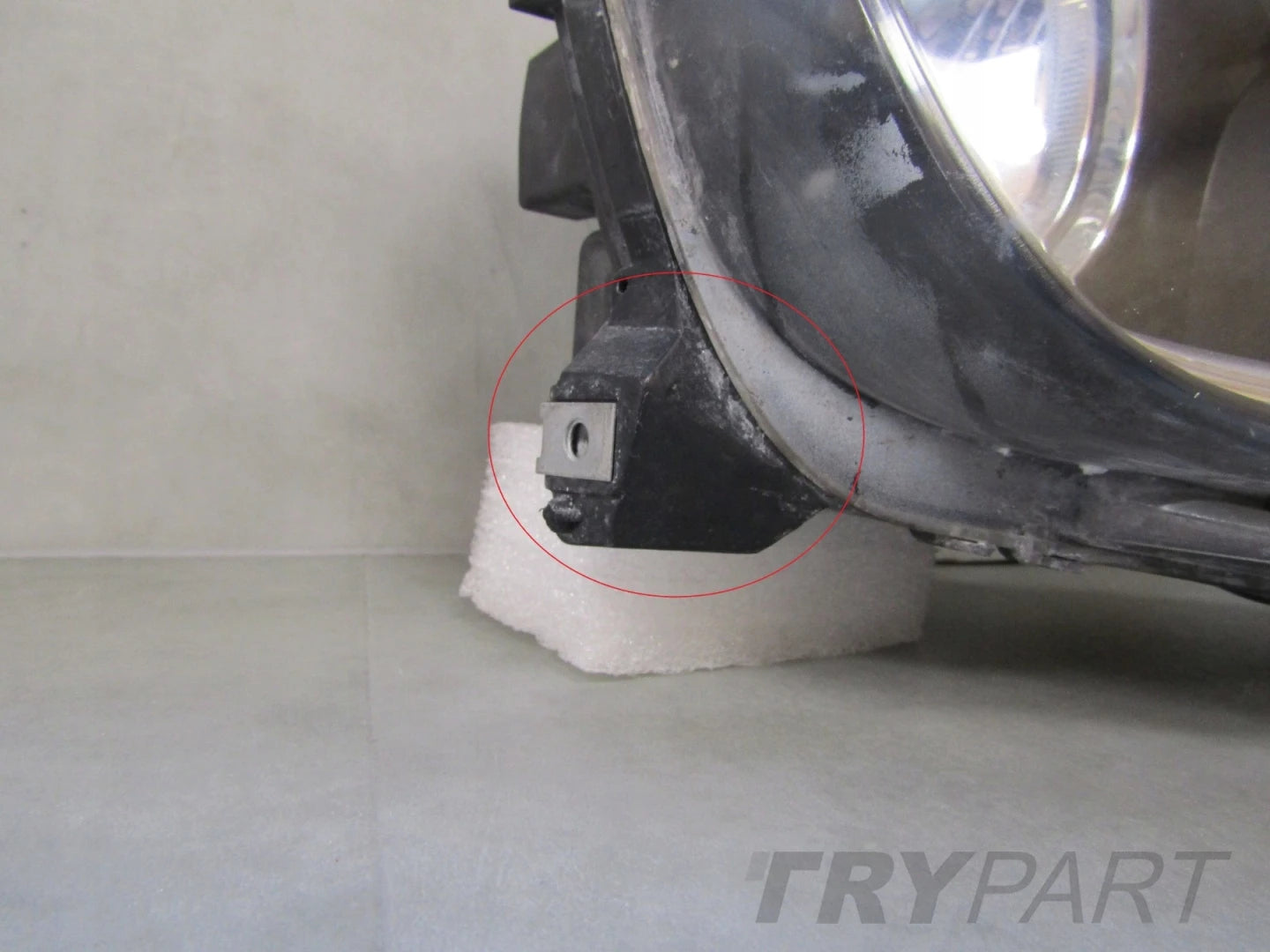 VW Amarok 2H1 09-14 RH Headlight 2H1941016AA