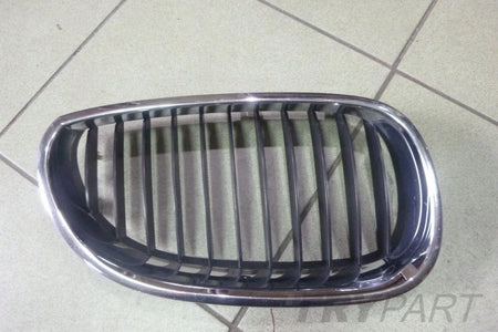 BMW 5 E60 E61 Right Kidney Grille