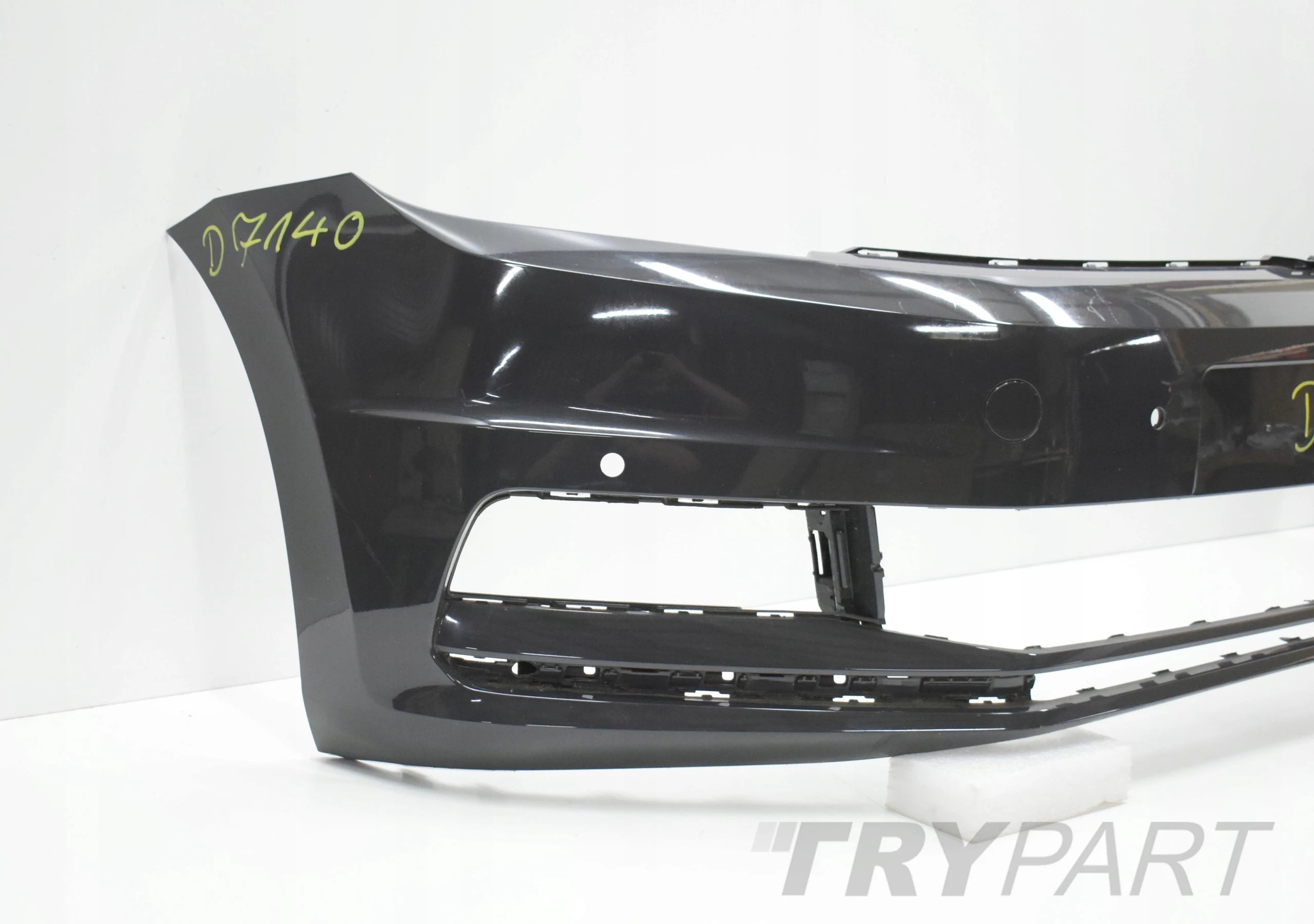 VW TOURAN III 5TA FRONT BUMPER ORG + REINFORCEMENT