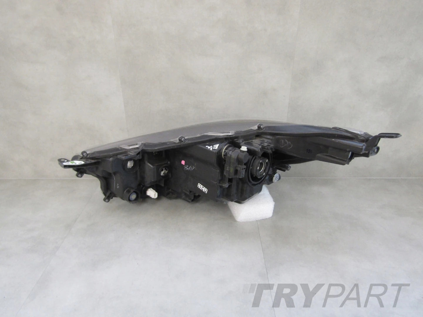 TOYOTA YARIS 4 IV HEADLIGHT STANDARD LENS 20- / MAZDA 2 22- RH