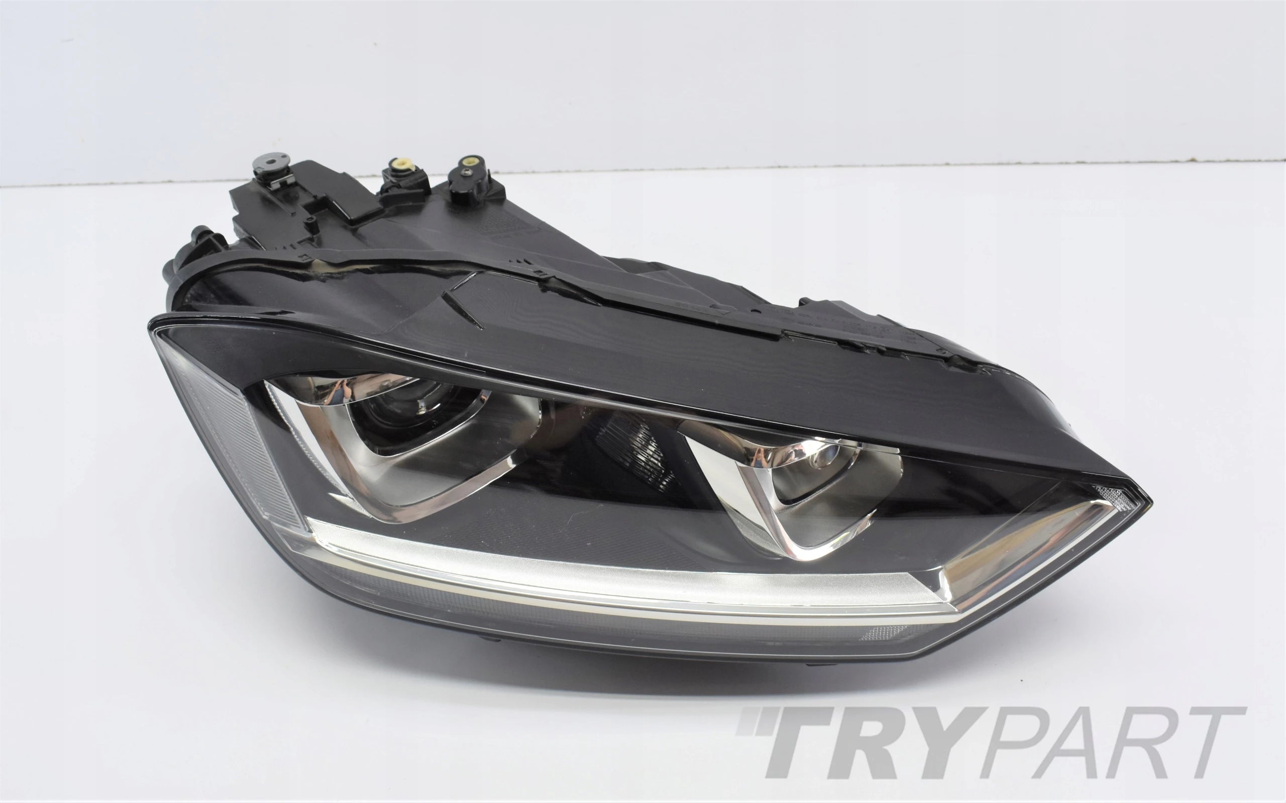 VW SPORTSVAN 517 HEADLIGHT RIGHT FRONT EU XENON ORG