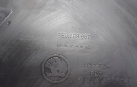 SKODA OCTAVIA III 5E0 LEFT FRONT FENDER ASSEMBLY ORG