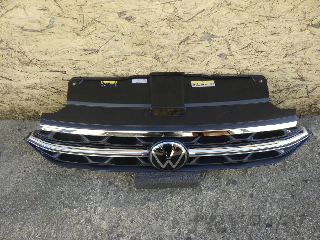 VW T-ROC T ROC LIFT LED 21- 2GA853651 Grille Emblem