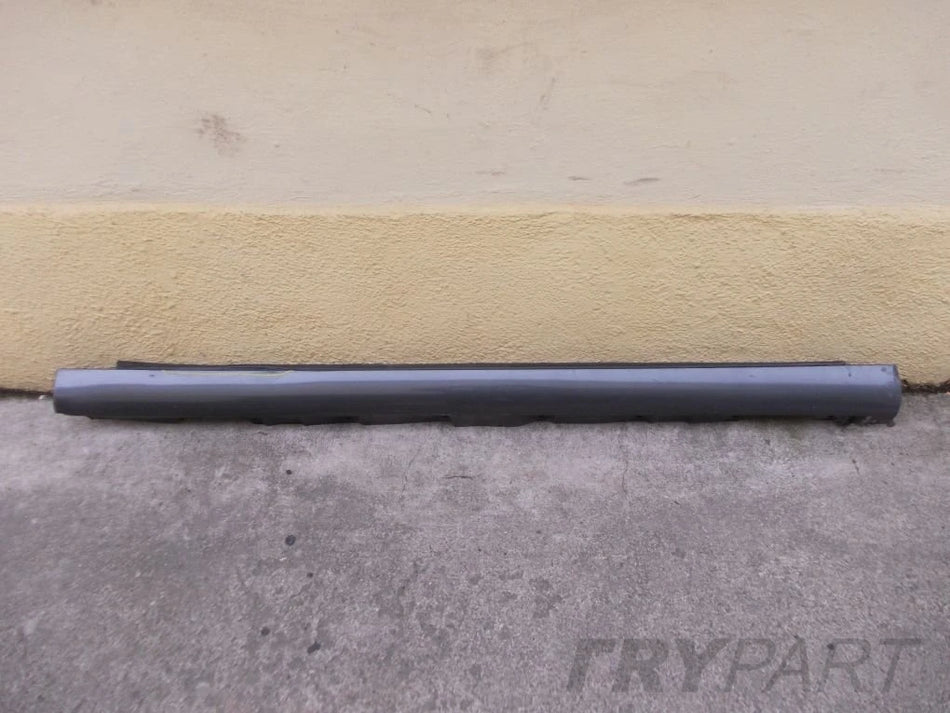 TOYOTA AVENSIS II T25 03- Right Sill Cover