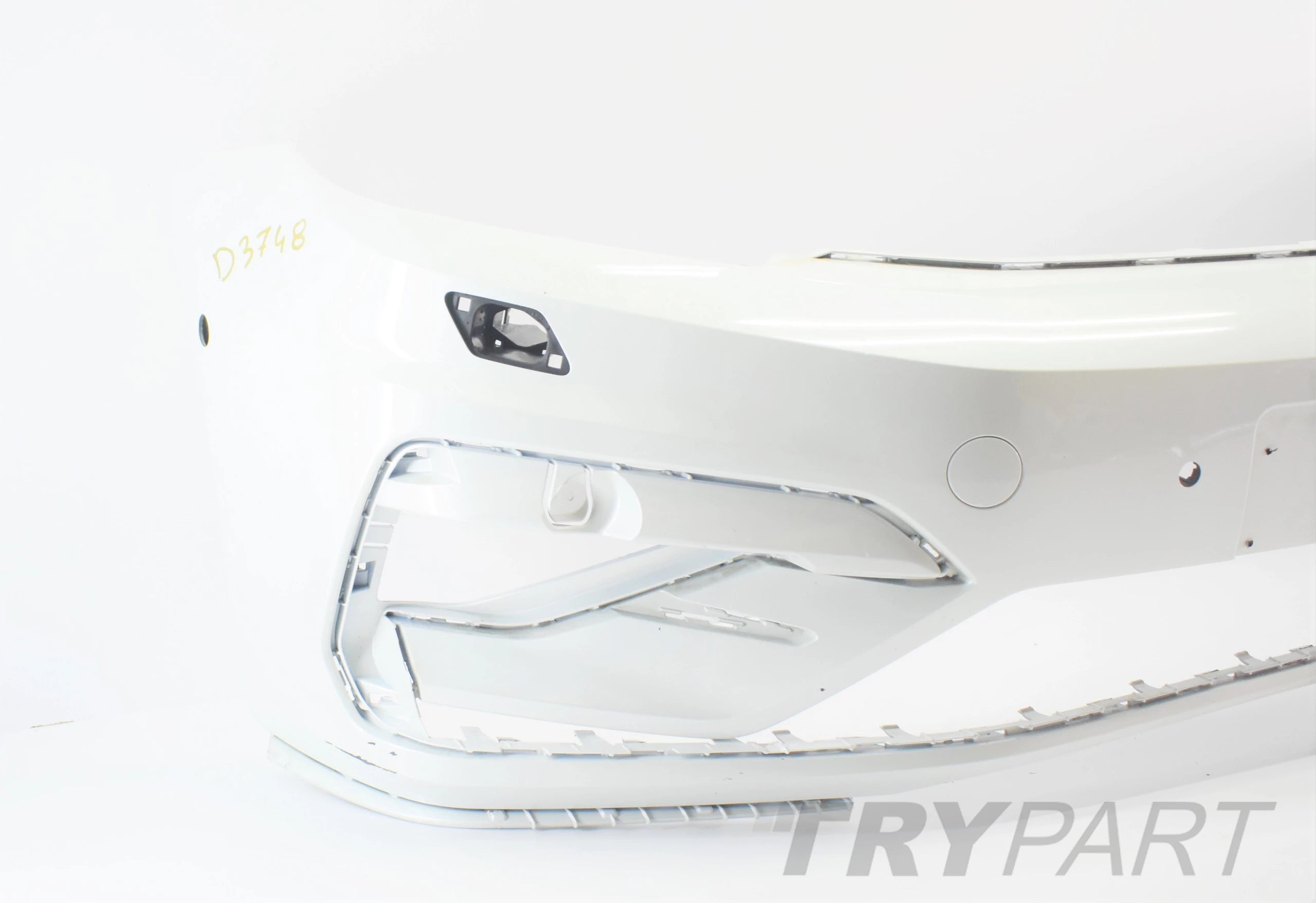 VW TOURAN 5TA R LINE FRONT BUMPER SUPER ORIGINAL CONDITION