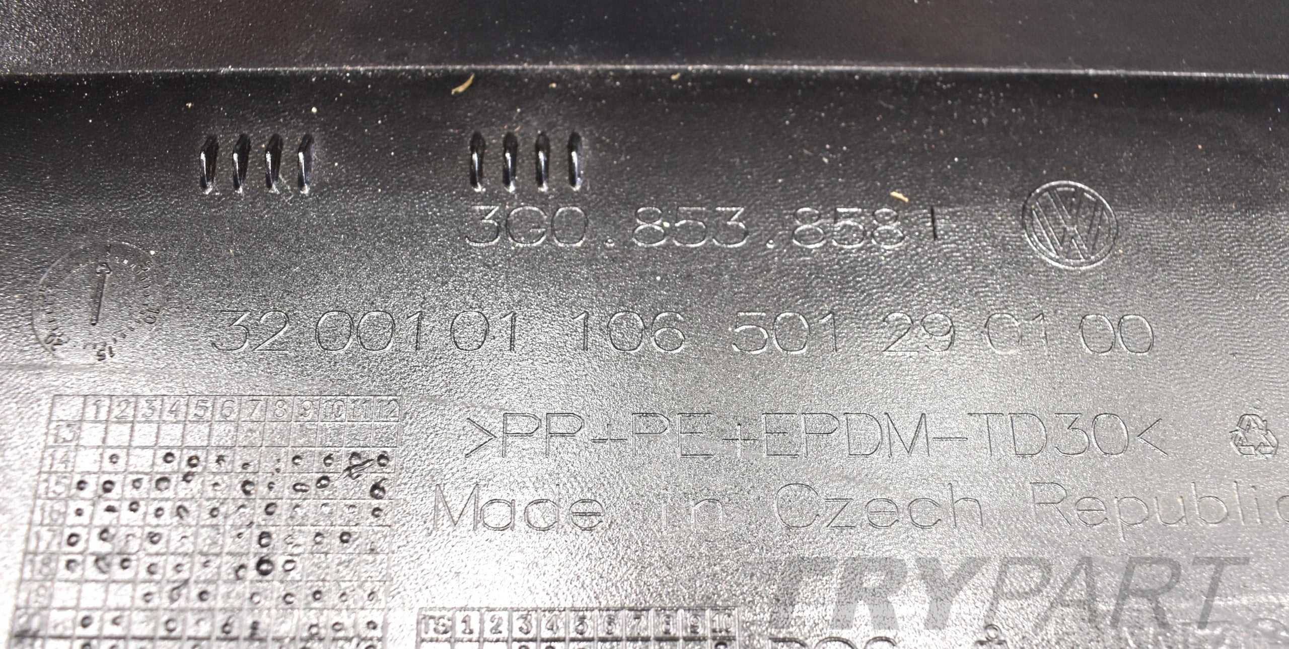 VW PASSAT B8 3G0 RIGHT SILL MOULDING ORG