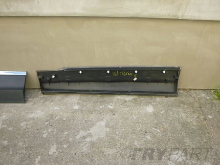 VW TIGUAN II 2 5NA 2015- Right Door Trim Strip