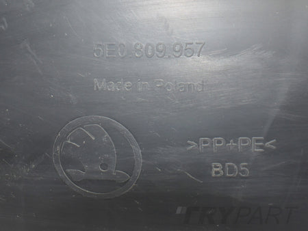 SKODA OCTAVIA 3 III 5E0 LEFT FRONT FENDER CLADDING!