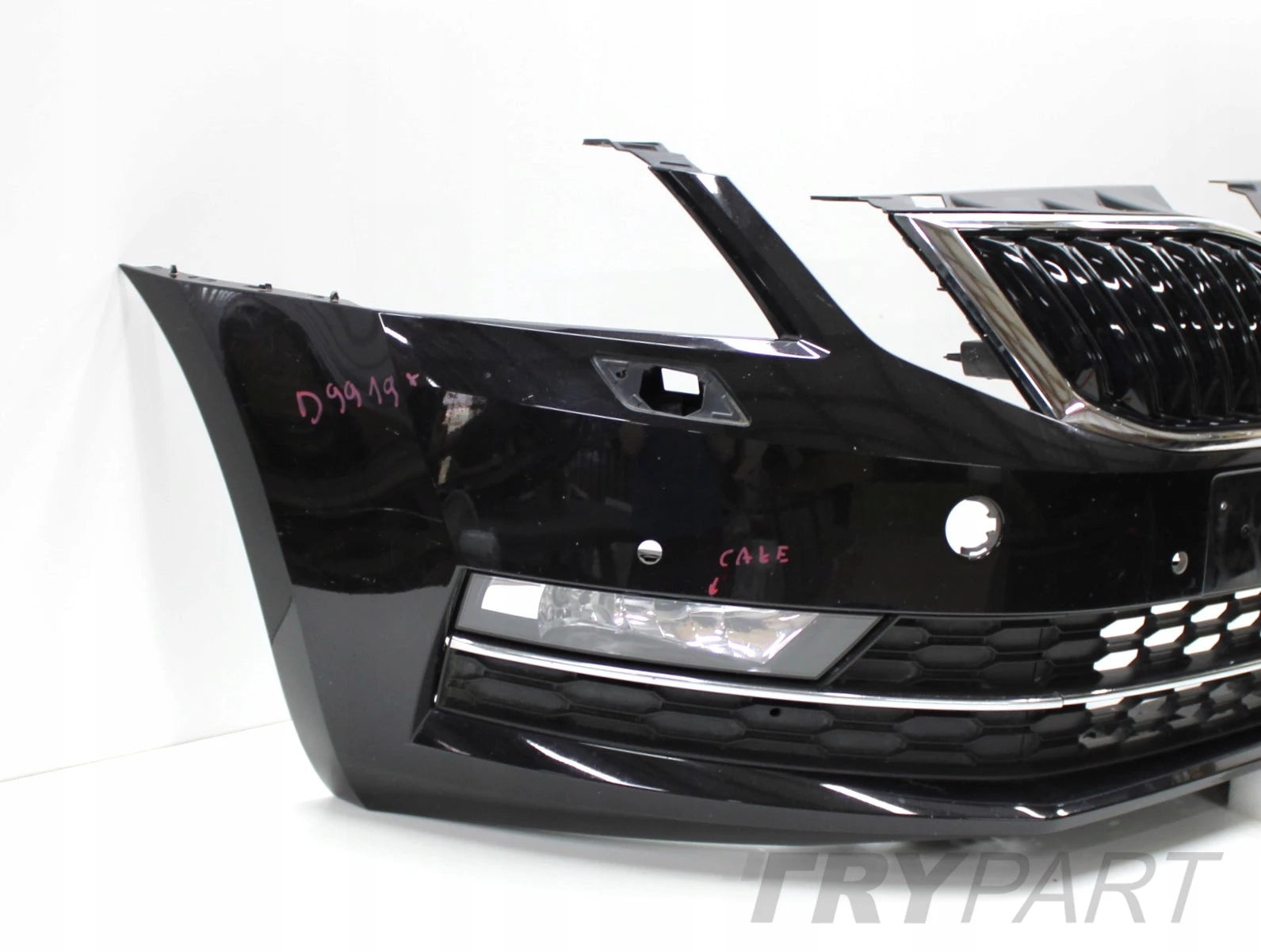 SKODA OCTAVIA III FACELIFT 5E0 FRONT BUMPER ORG + GRILLE + VENTS