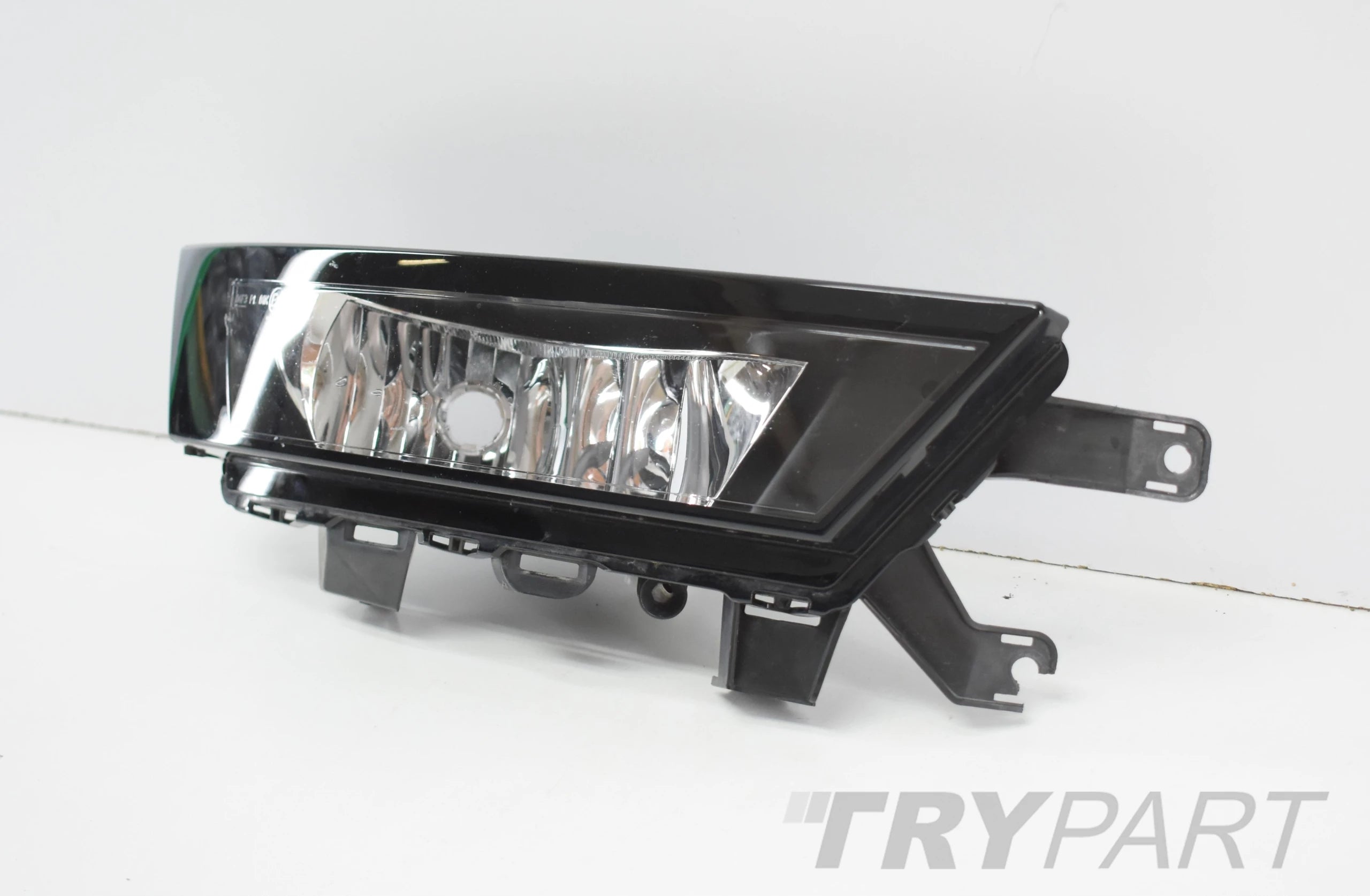 SKODA RAPID LIFT 5JA RIGHT FOG LIGHT ORG DISASSEMBLY