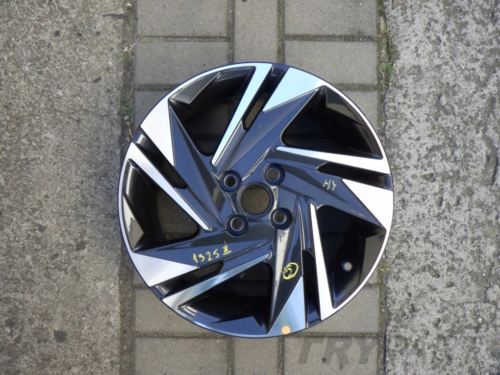 HYUNDAI 16 6J x 16 5x114.3 ET50 aluminum wheel