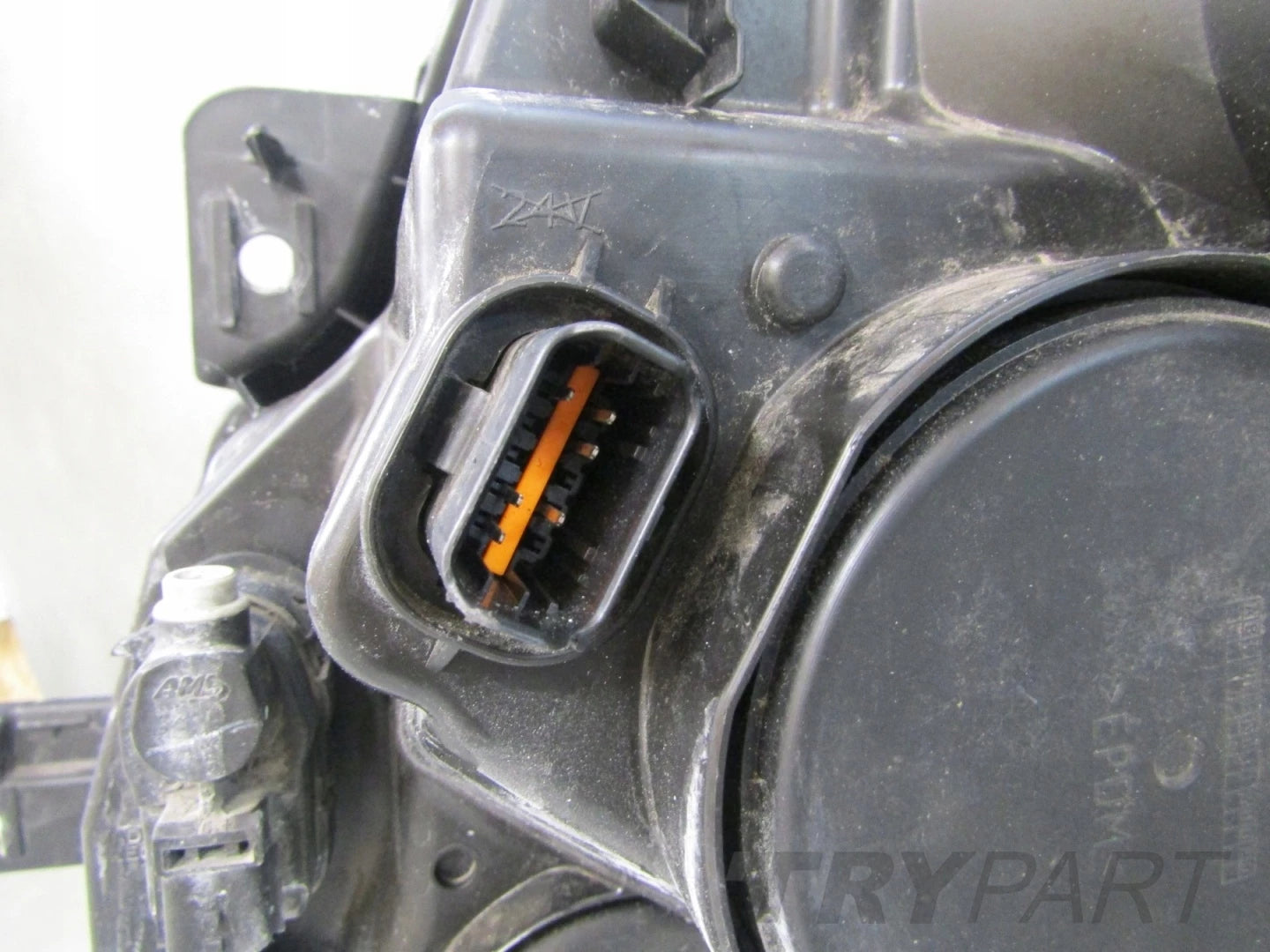 HEADLIGHT NISSAN NV400 INTERSTAR II 10- STANDARD RH RIGHT 26010BZ50A