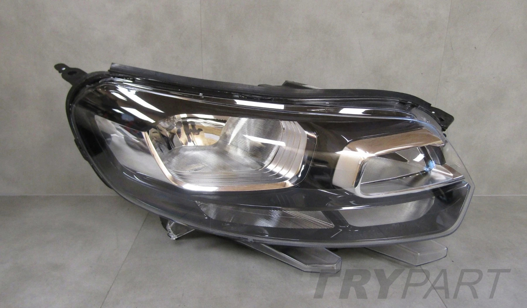 HEADLIGHT CITROEN JUMPY III 3 16-23 VIVARO STANDARD 19-23 RH VARROC