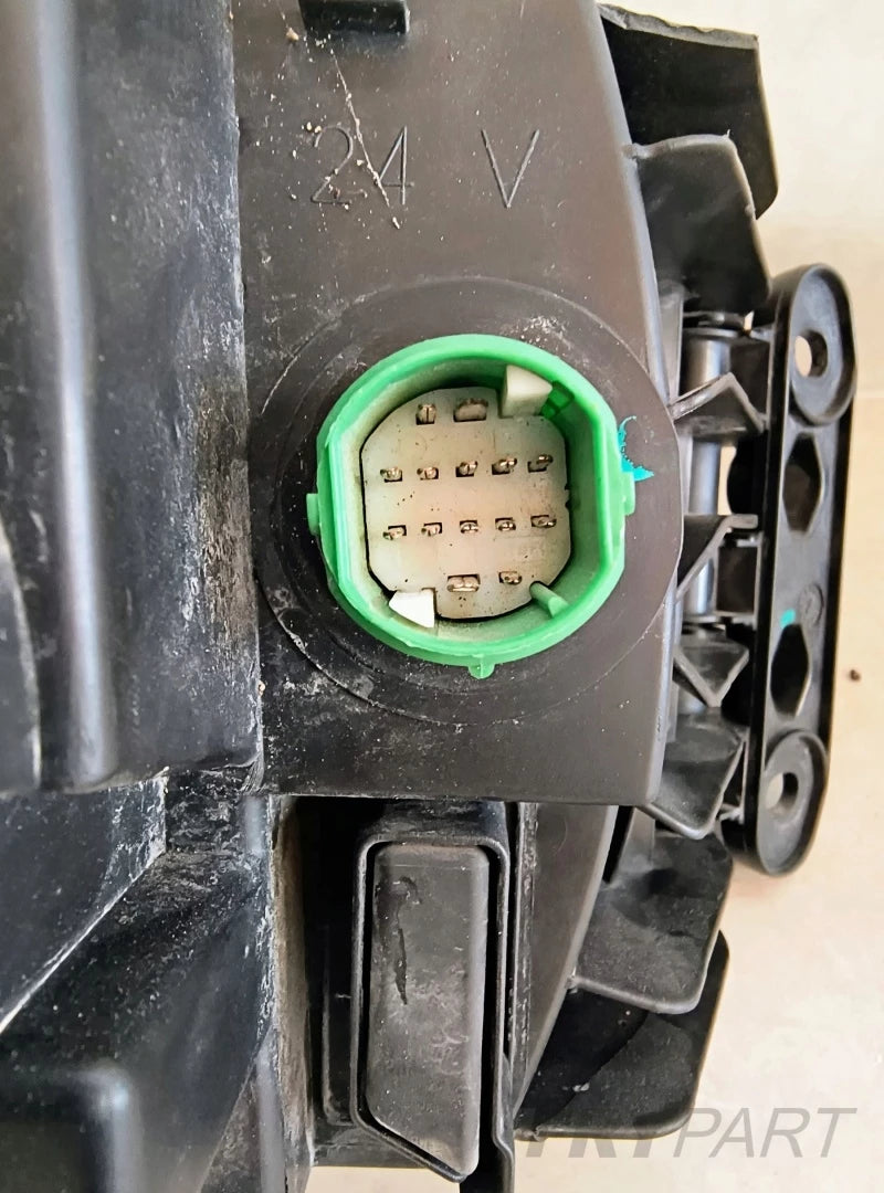 IVECO STRALIS LEFT HAND HEADLIGHT XENON 13-16 5801745441