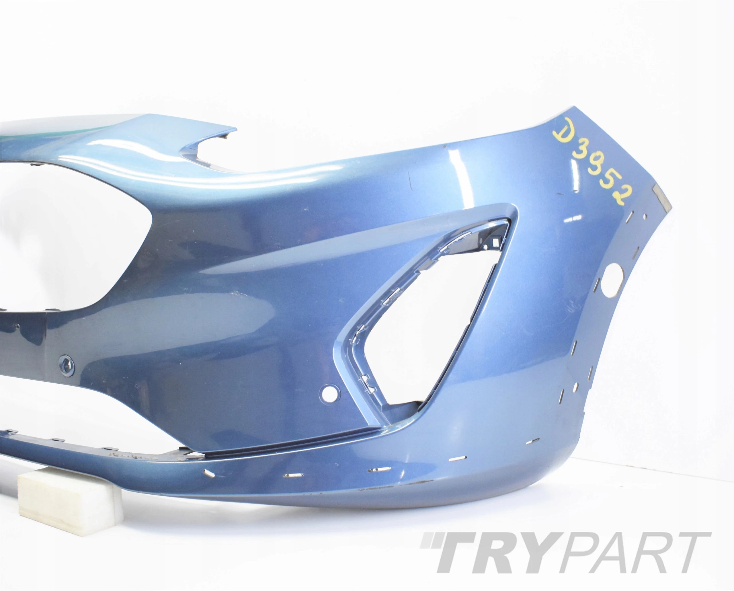 FORD FIESTA MK8 ACTIVE FRONT BUMPER SUPER CONDITION