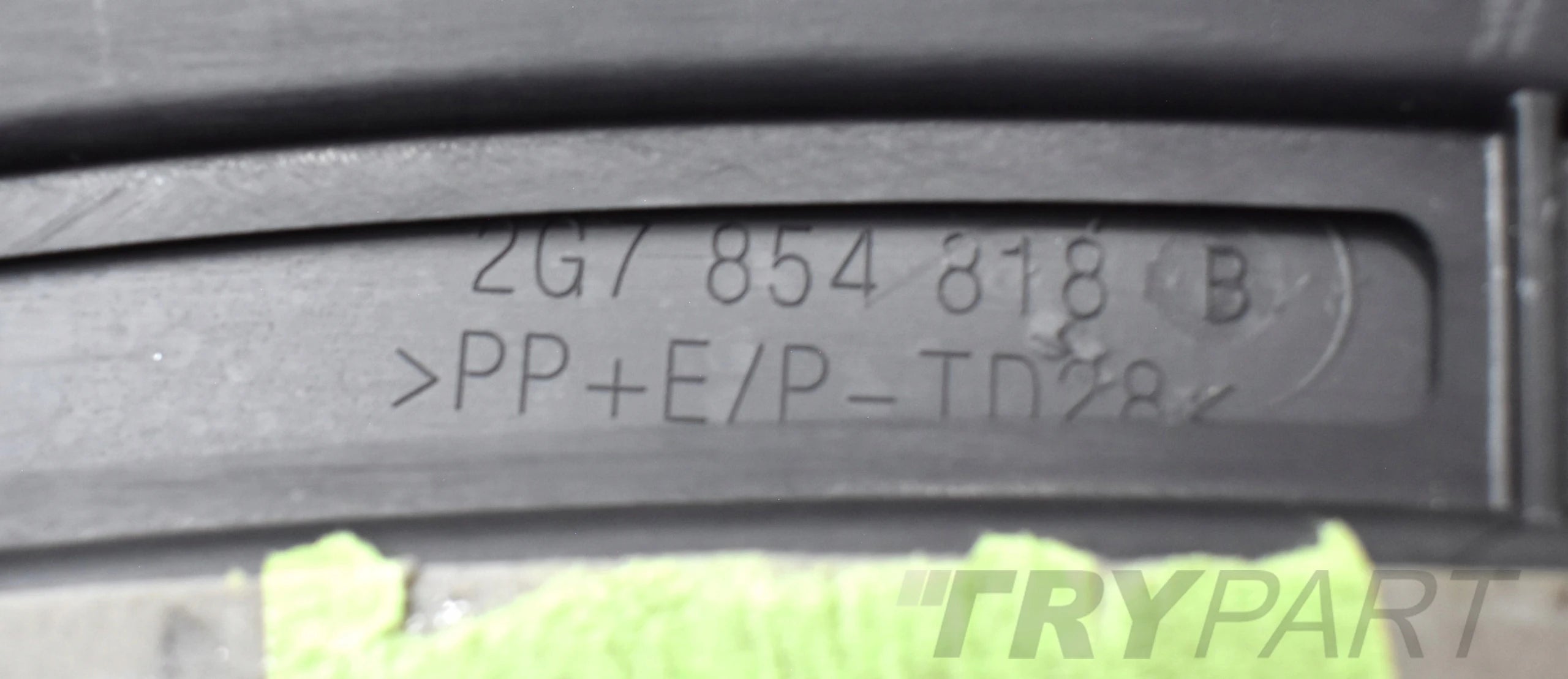 VW TAIGO 2G7 RIGHT REAR FENDER TRIM ORG