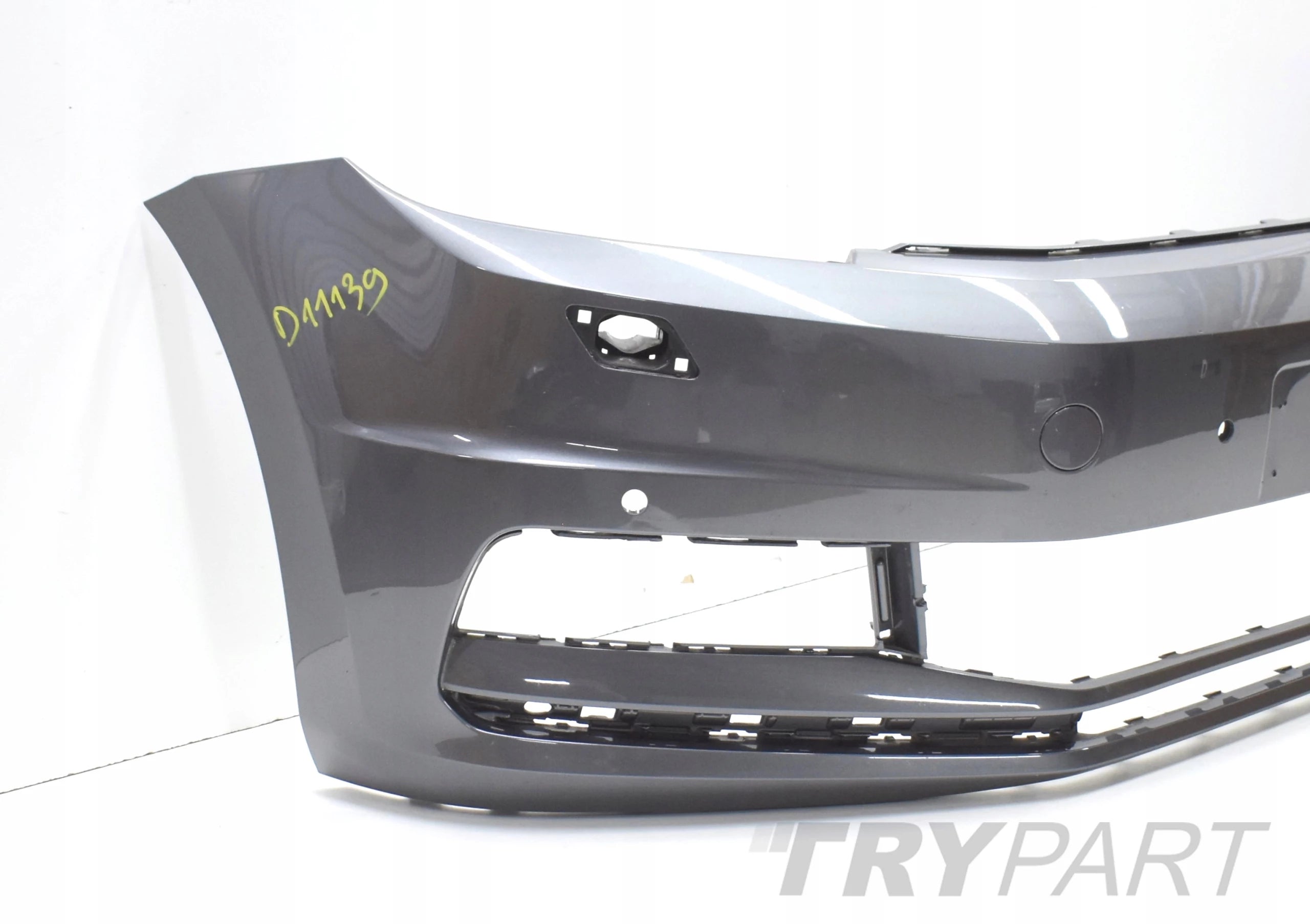 VW TOURAN III 5TA FRONT BUMPER ORG
