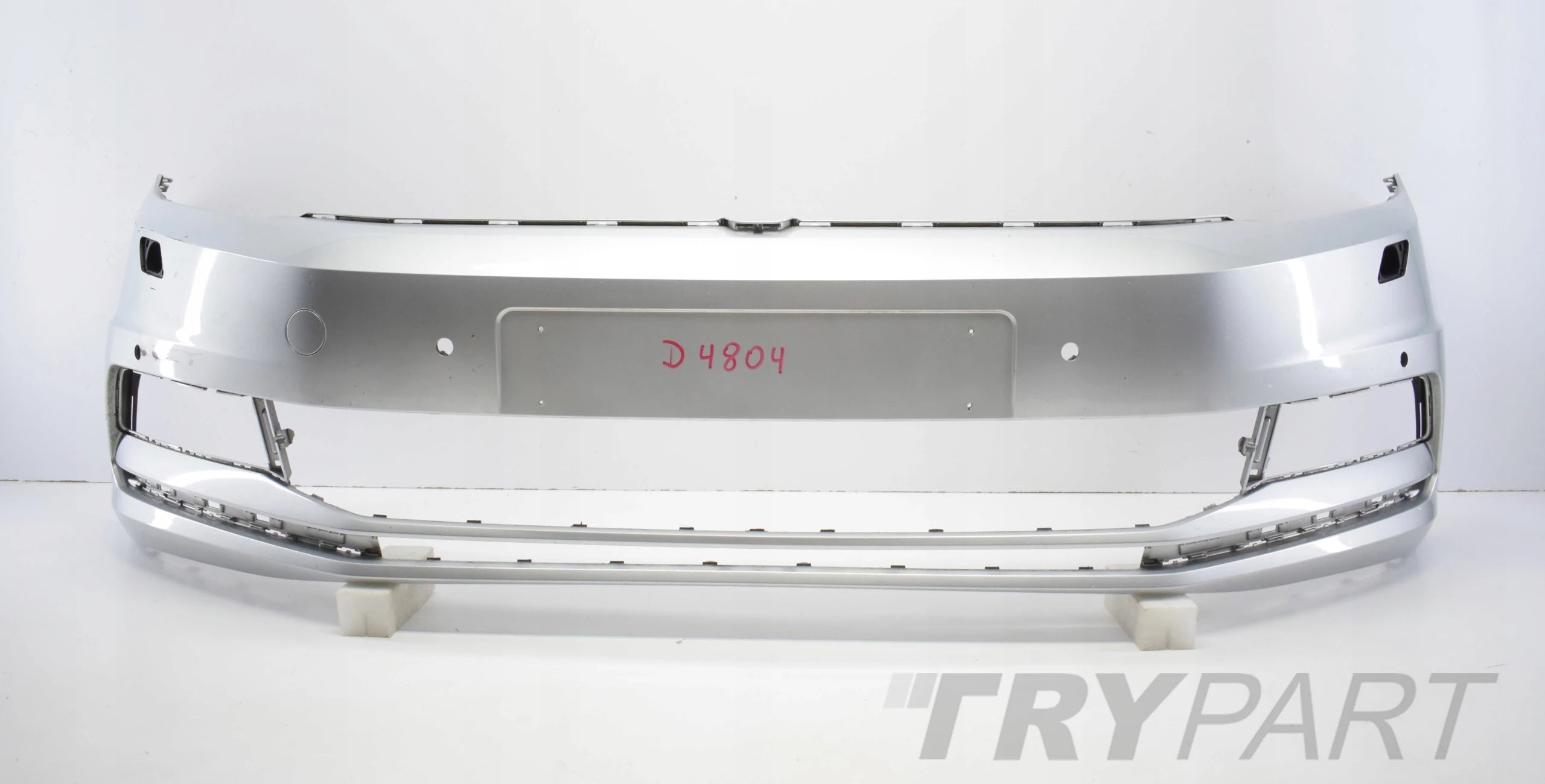VW TOURAN III 5TA FRONT BUMPER EXCELLENT CONDITION