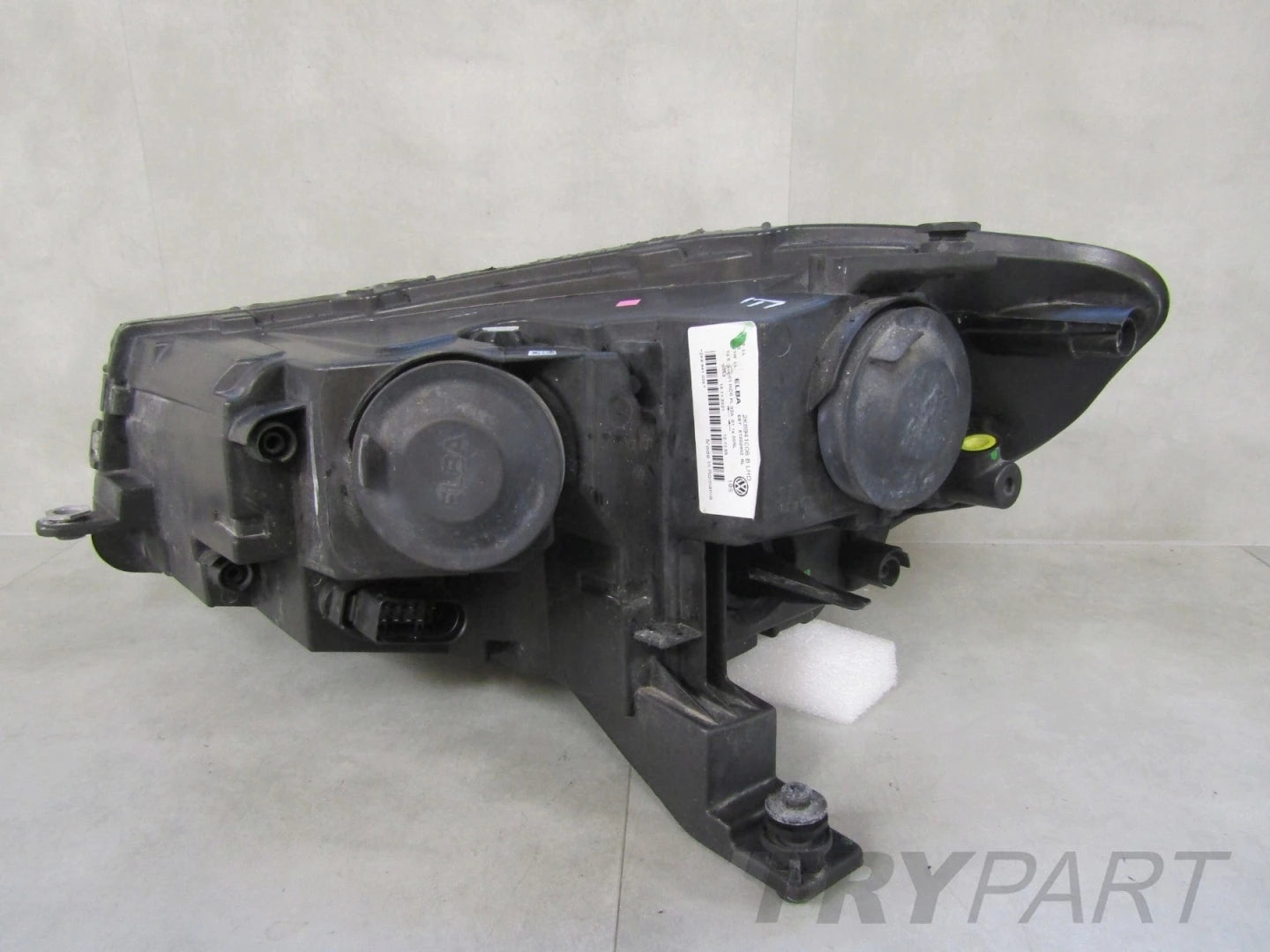 HEADLIGHT VOLKSWAGEN CADDY 2K8 IV STANDARD 20- RIGHT 2K8941C06