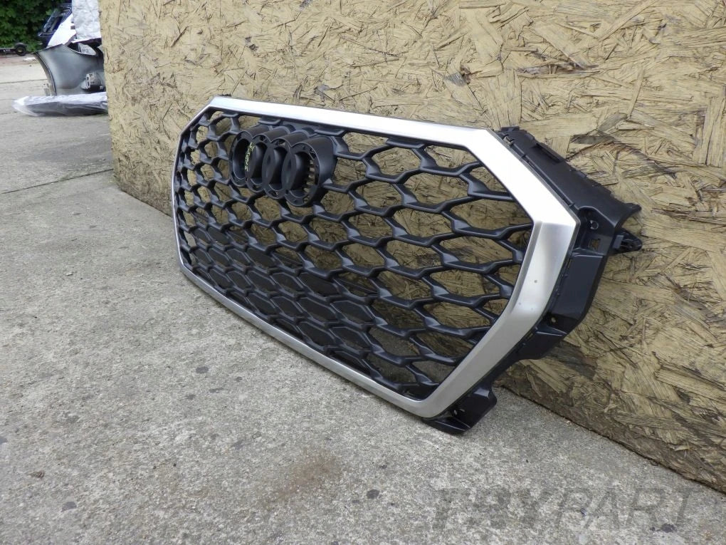 AUDI Q3 83F S LINE Grille